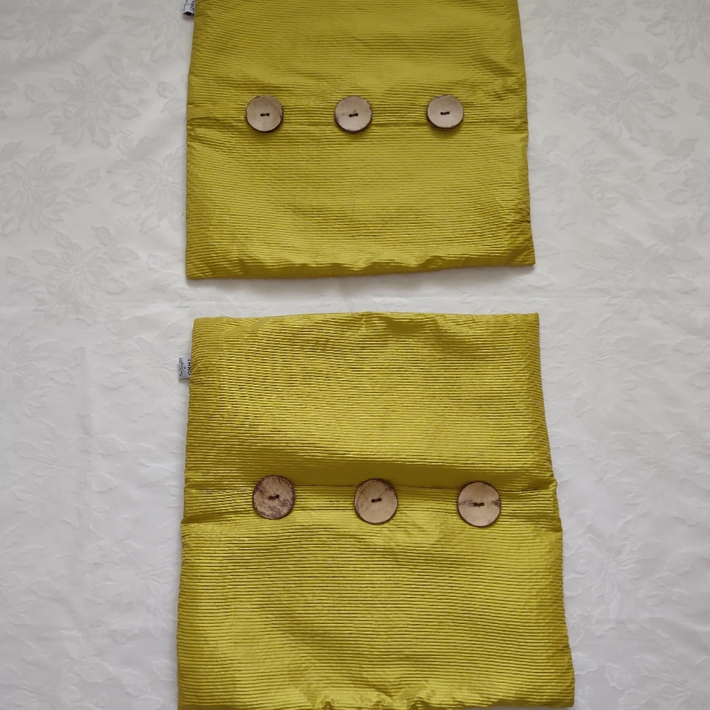 Thro by Marlo Lorenz 2 textured satin pillow cushion covers decorative buttons